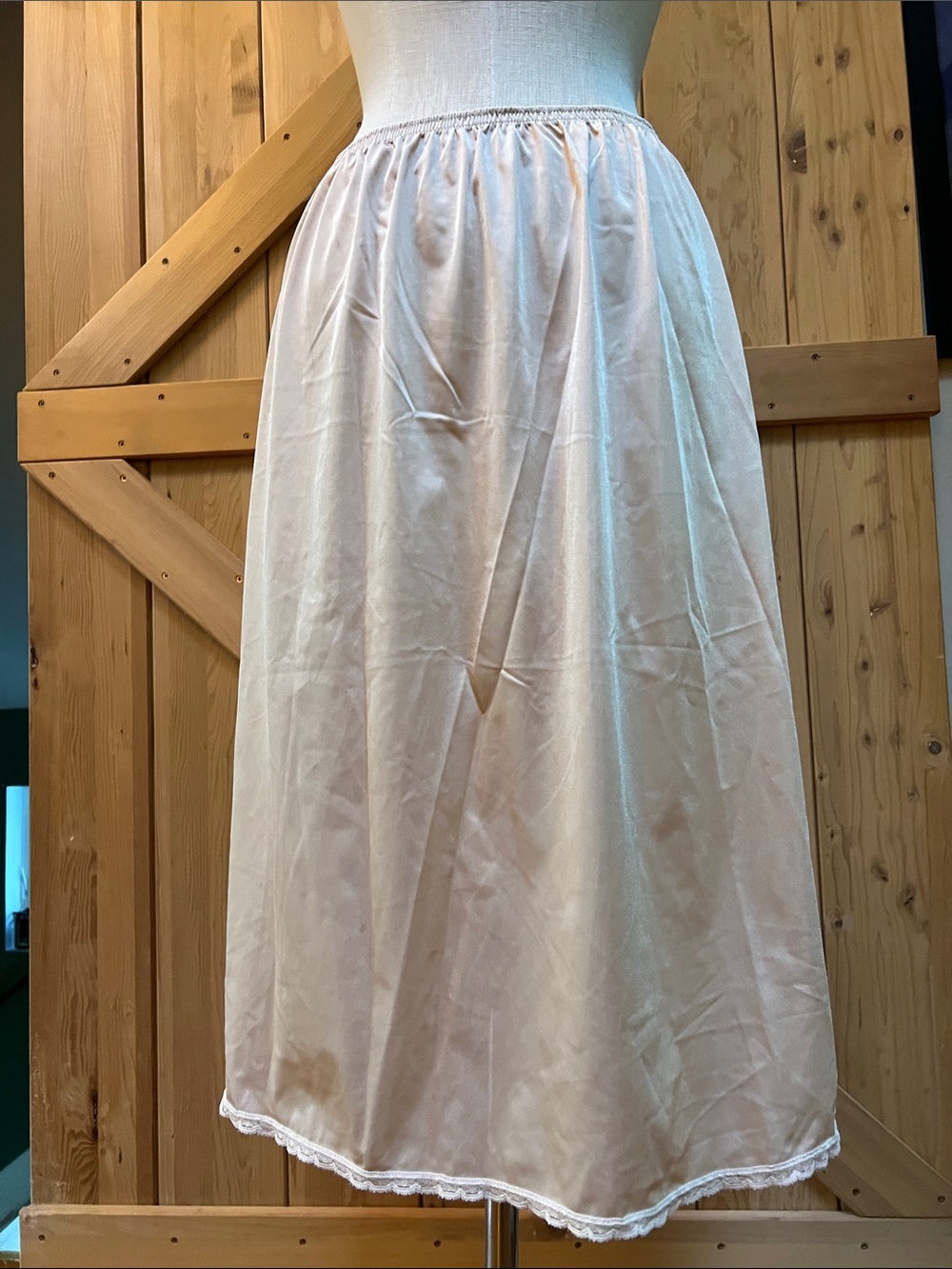 NWOT Vanity Fair slip size Medium